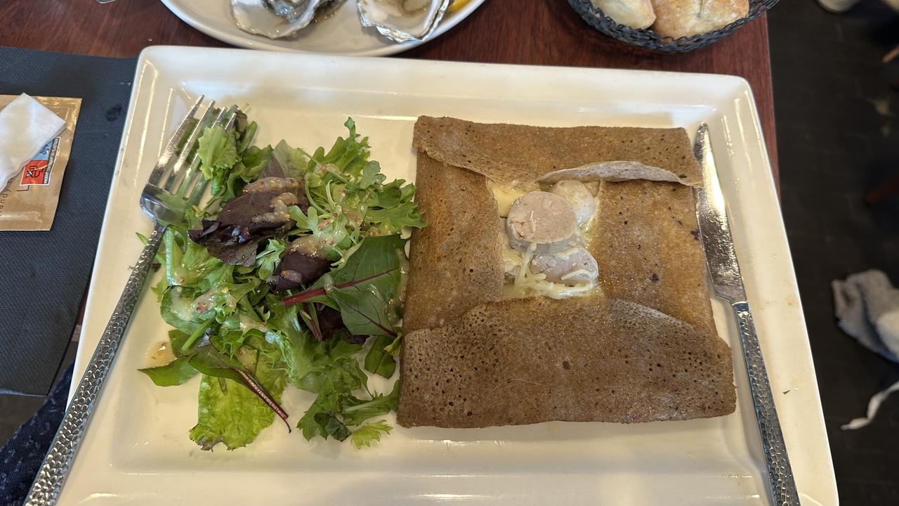 画像: ガレット（市内カフェにて）/スタッフ撮影