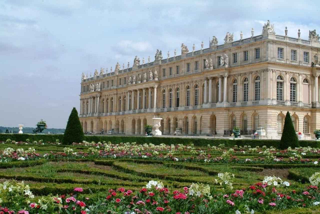 画像: ＜女性おひとり参加限定の旅＞『各出発日19名様限定／1名様1室利用／大人のときめきフランス時間　ひとり旅８日間』｜クラブツーリズム