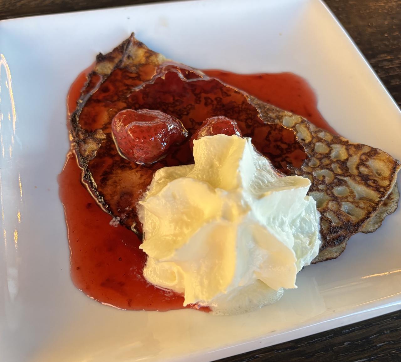 画像: (ベリーのクレープ／筆者撮影)