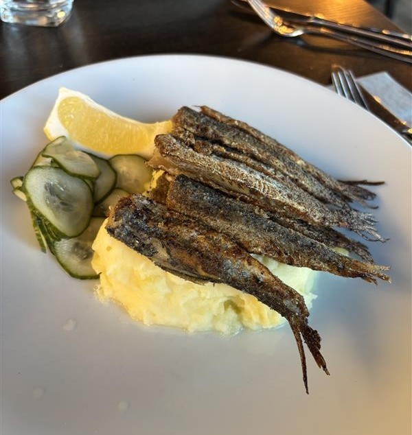 画像: (ニシンのフライ／筆者撮影)