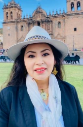 画像: クスコの日本語ガイド一例・マリソルさん