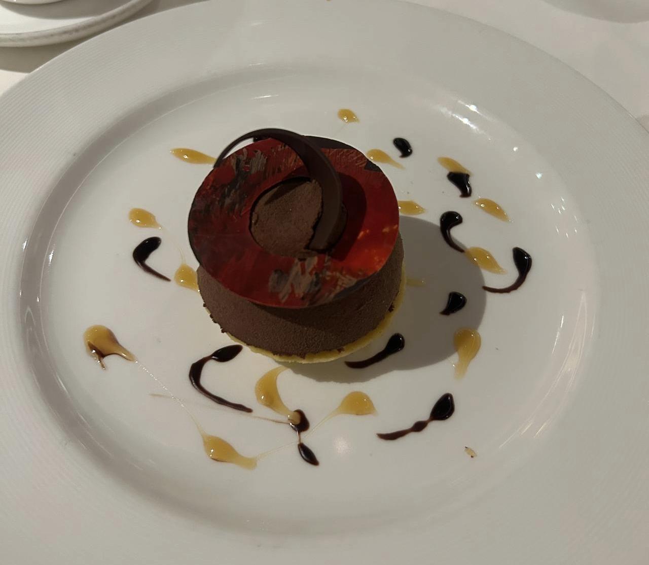 画像: デザート（コース料理一例）（筆者撮影）