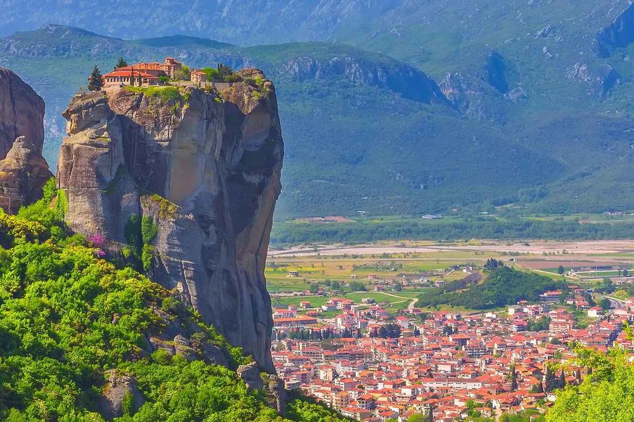 画像: 『関西から添乗員同行／ギリシャ・エーゲ海クルーズと天空に浮かぶ迫力のメテオラ9日間』【名古屋駅発着】｜クラブツーリズム