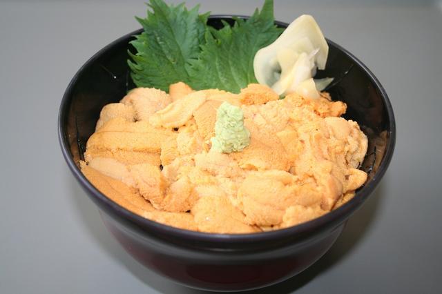 画像: 日本一のウニの産地利尻礼文。これ以上にない新鮮なウニが味わえます♪(ウニ丼・イメージ)