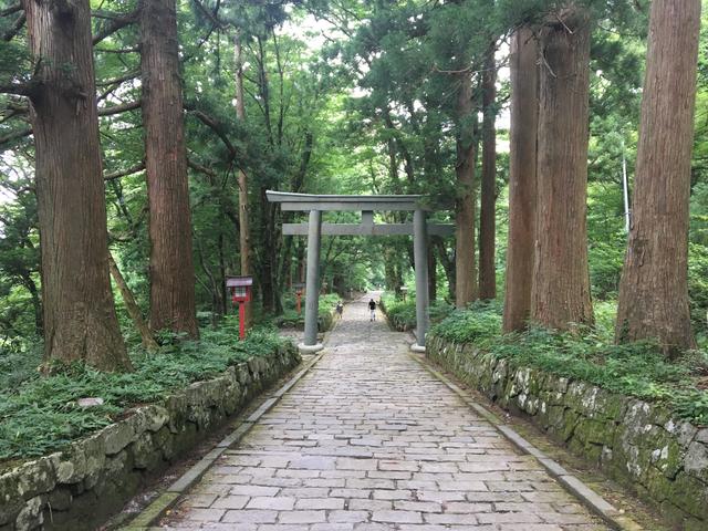 画像: 大神山神社奥社 石畳の道