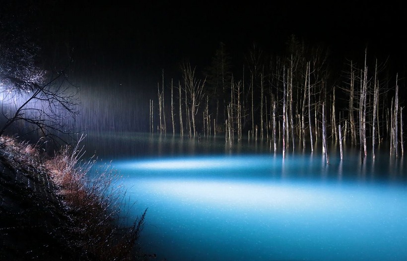 画像: 青い池ライトアップ（イメージ）
