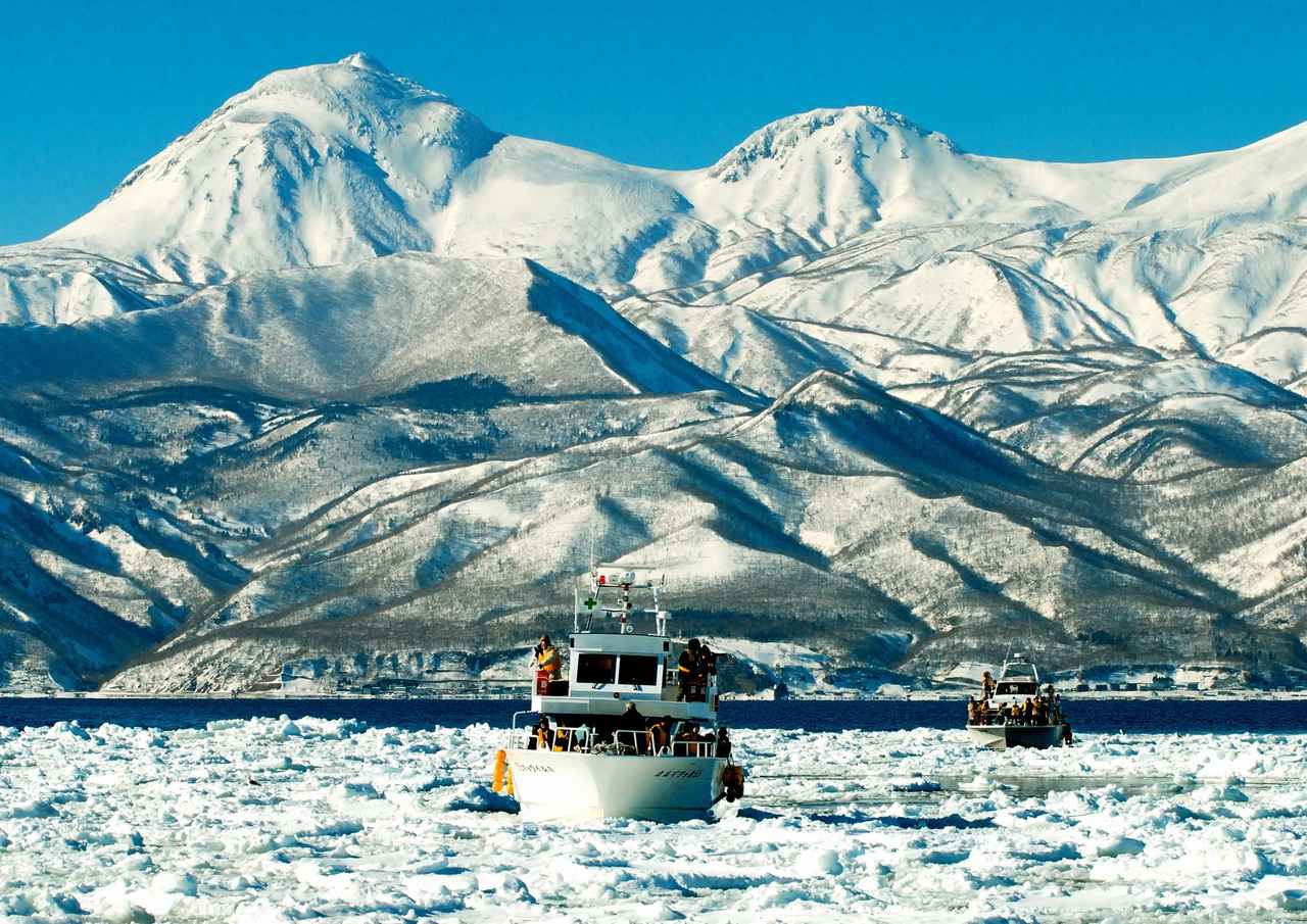 画像: 羅臼・クルーズ(イメージ)※雪景色は自然現象により、ご覧いただけない場合がございます