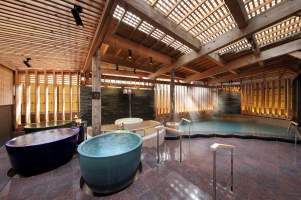 画像: 『湯の川温泉＆登別温泉に宿泊 松前・五稜郭・静内 美しき桜名所めぐり 3日間』【札幌駅北口出発】＜プレミアムステージ＞｜クラブツーリズム