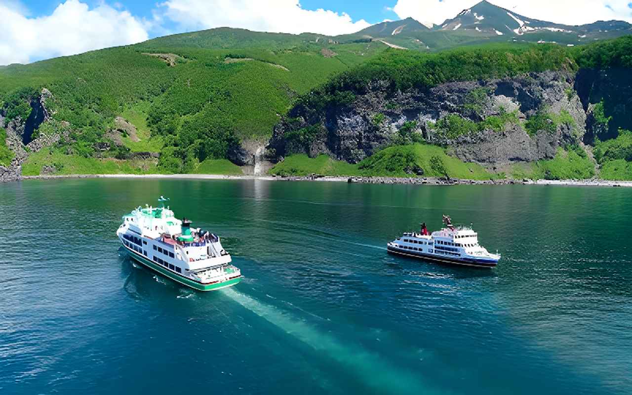 画像: 知床半島クルーズ（空撮・イメージ）