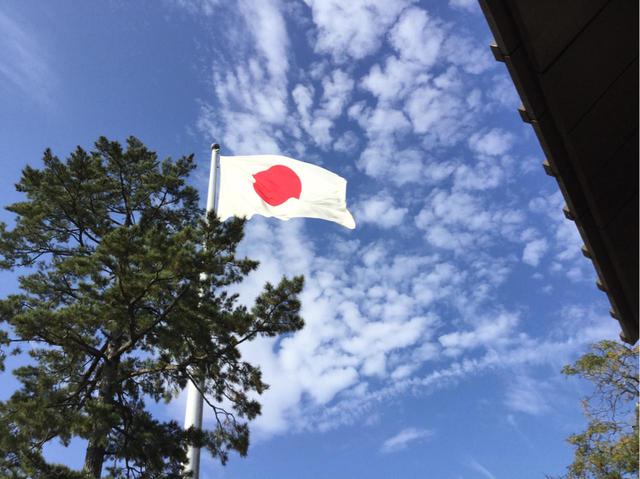 画像: 国旗掲揚塔