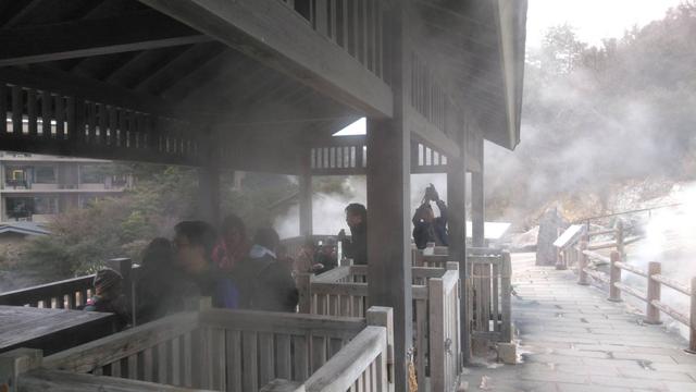 画像: 温泉卵を食べながら休憩タイム♪(スタッフ撮影)