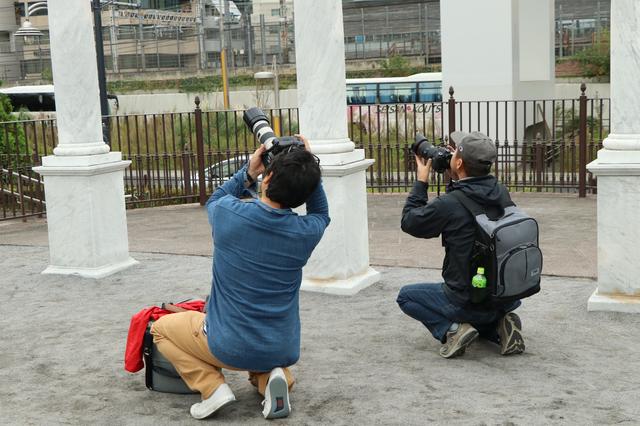 画像: お客様と一緒に先生も撮影