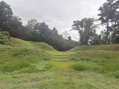 画像: 新府城　大手桝形虎口 / 飯川ナビゲーター撮影