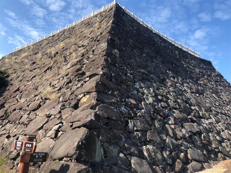 画像: ＜歴史への旅／ハイキング中級＞『甲斐武田家ゆかりの城・武田家の興亡を辿る！山梨の日本100名城と続100名城をすべてめぐる2日間』【新宿出発】｜クラブツーリズム