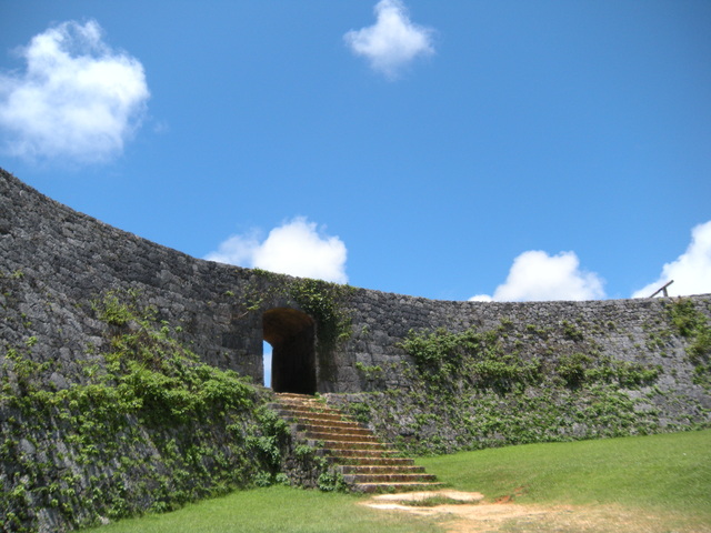 画像: ＜歴史への旅＞『点在する城（グスク）を散策 沖縄に残るグスクをめぐる 3日間』【羽田出発】｜クラブツーリズム