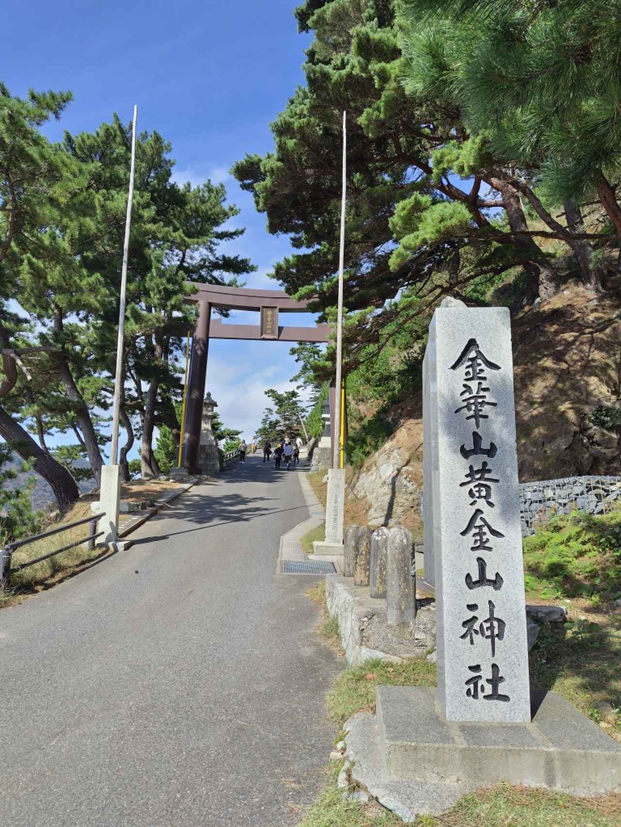 画像: 入口の坂道（イメージ/弊社添乗員撮影）