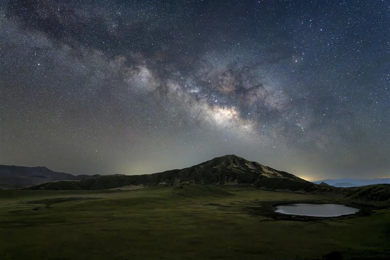 画像: ＜写真撮影の旅＞『井上嘉代子講師同行　新月期の草千里ヶ浜から望む星景　新緑美しい由布川渓谷 3日間』【羽田出発】｜クラブツーリズム