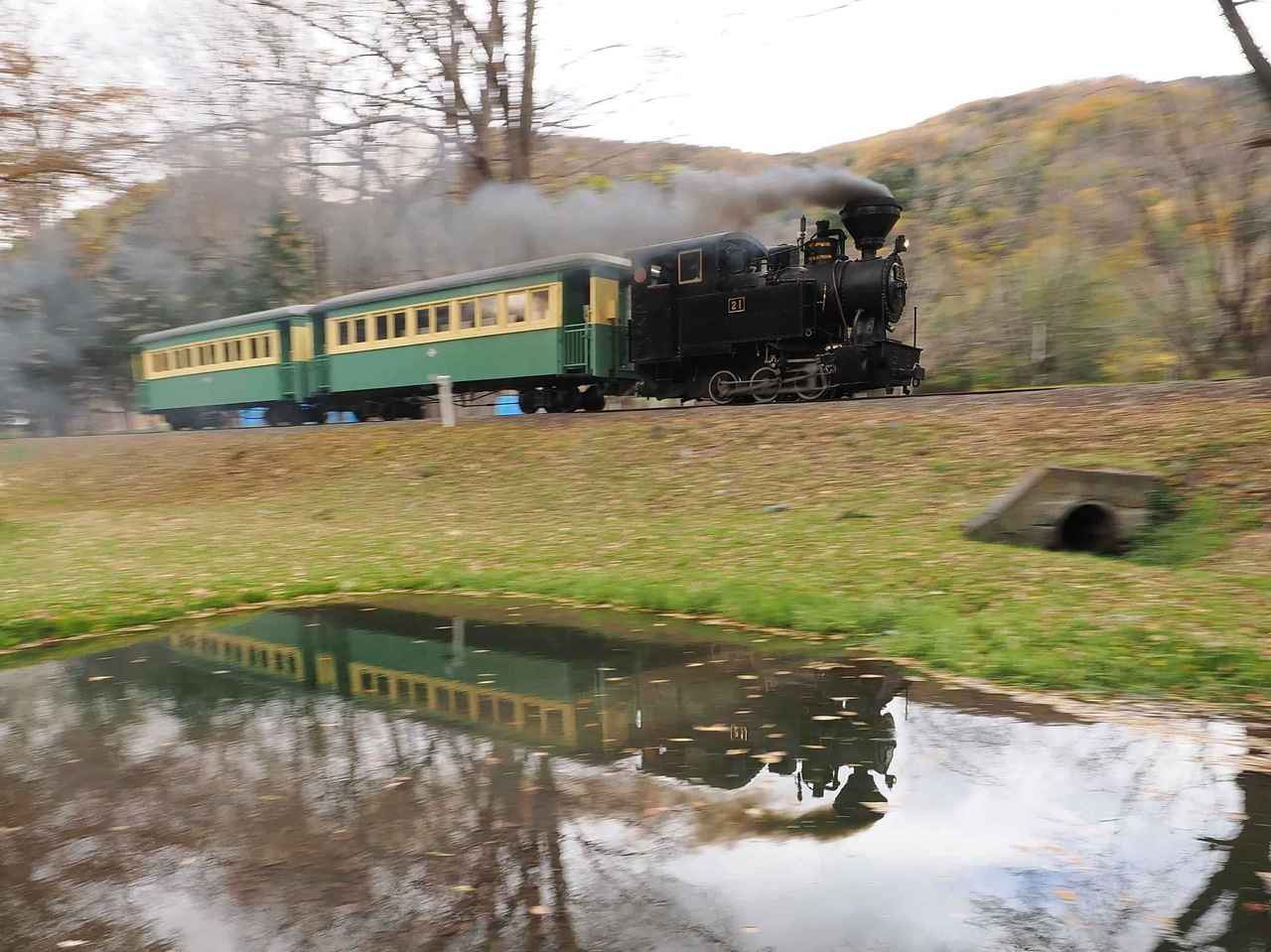 画像: 蒸気機関車「雨宮21号」を流し撮り（撮影/神谷武志）