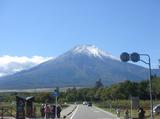 画像: 花の都公園を出てまもなく見える富士山(イメージ)