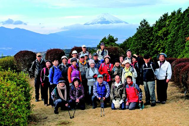 画像: 箱根峠付近にて記念撮影(第14回)
