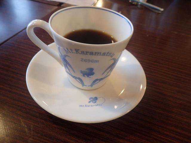 画像: 北アルプス・唐松岳頂上山荘のコーヒー(オリジナルのカップで)