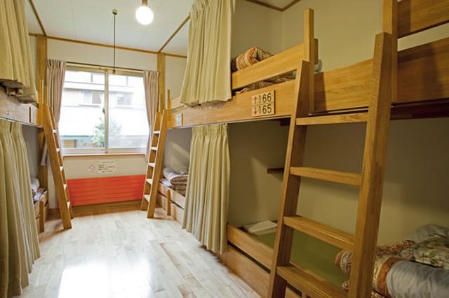画像: 北アルプス・横尾山荘の客室(2段ベッド)