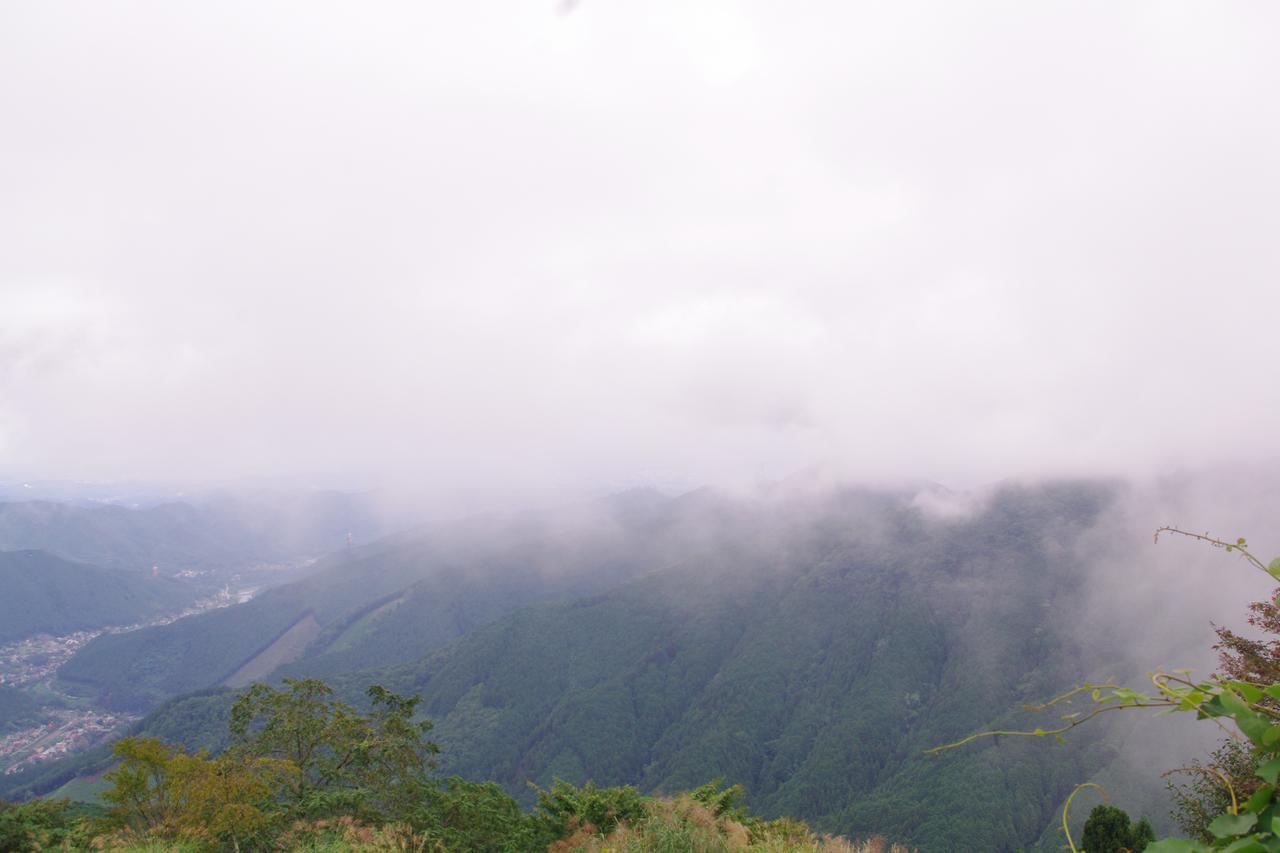 画像: 曇ってましたが、麓まできちんと見えました！雲の中にいるみたいで、なんだか不思議な感覚です。