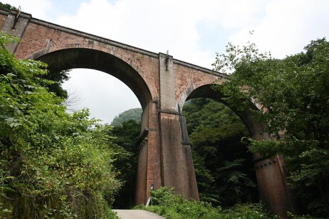 画像: 第17回では、廃線となった旧碓井峠・めがね橋の上へもご案内