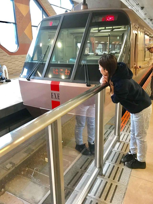画像: 小田急線 新宿駅にて。ロマンスカーで箱根へ向かいます♪