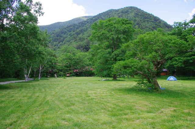 画像: 徳沢の草原