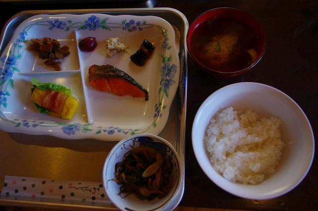 画像2: 朝食(一例)
