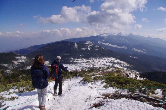 画像: 下山は八ヶ岳連峰を眺めながら。。