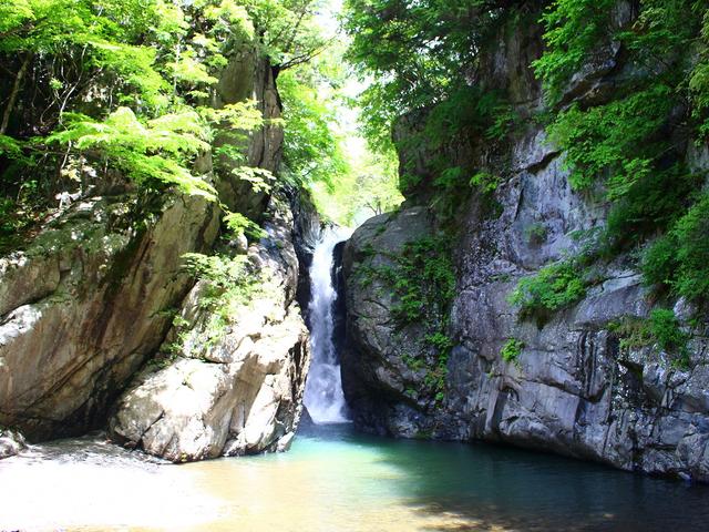 画像: 落差21mの男滝が景勝地として有名な名瀑一之釜(第1回)