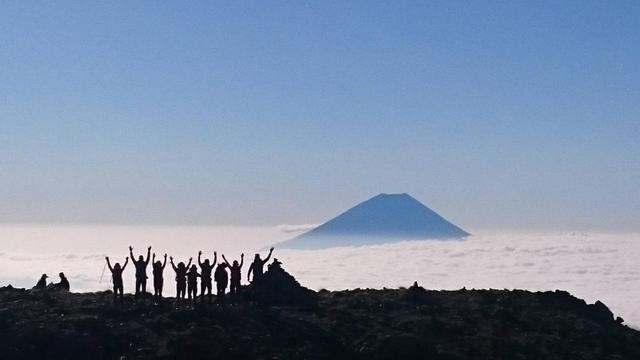 画像: 「一つの目標に向けた山仲間がいるから最後まで続けられた」 お客様の声のなかで多くあげられた言葉の一つです 皆様の思い出、皆様の実力がよりよいものとなるようスタッフ一丸となtってサポートいたします、