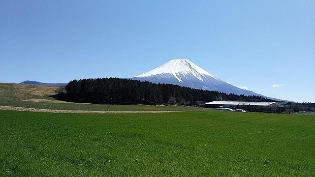 画像: ふもとっぱらから眺める富士山