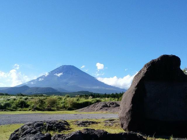 画像: 忠ちゃん牧場から眺める富士山