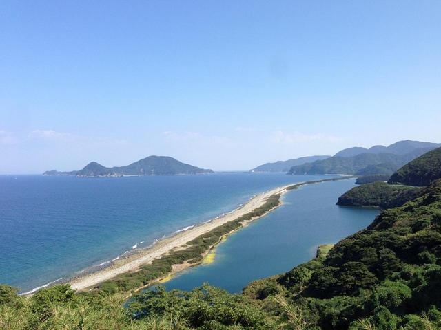 画像: 長目の浜(下甑島の北側に位置する国の天然記念物。眺めの浜と景観をほめたことが由来です。)