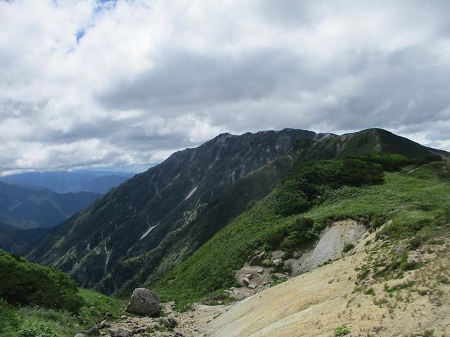 画像9: 8月13日から岡田ガイドのコースで 「ゆっくり歩く鏡平と弓折岳」 に行ってきました!