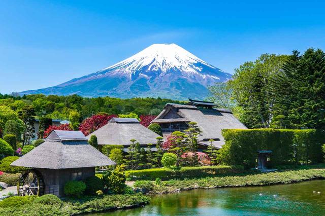 画像: 忍野八海と富士山