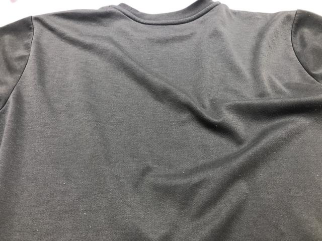 画像: ポリエステルのTシャツ