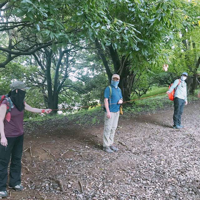 画像1: ソーシャルディスタンスを守る登山の新しい形
