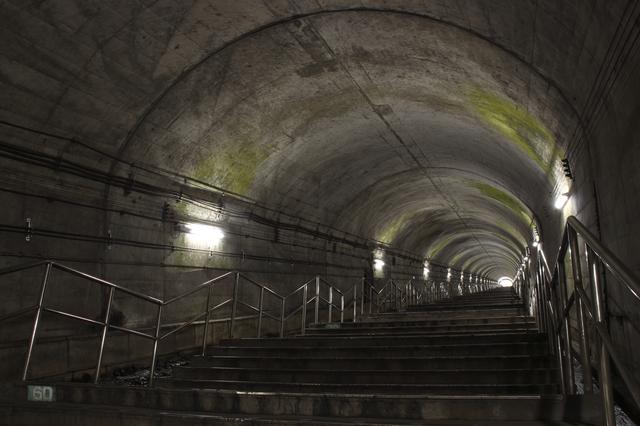 画像: 日本一のモグラ駅「土合駅」