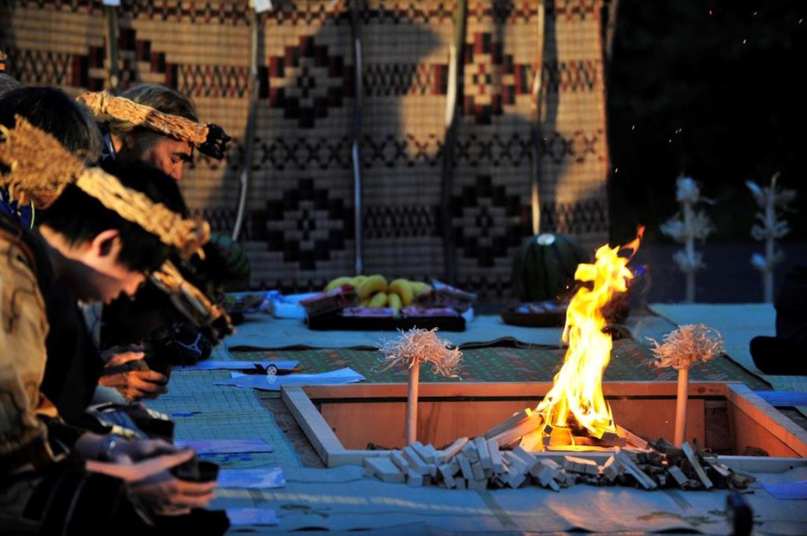 画像: ＜登山初級B＞『アイヌの伝統儀式や舞踊の披露や郷土芸能・羽衣太鼓の演奏！たいまつ行列も　北海道最高峰　大雪山・旭岳と山開き「山のまつり」2日間』【羽田空港出発】｜クラブツーリズム