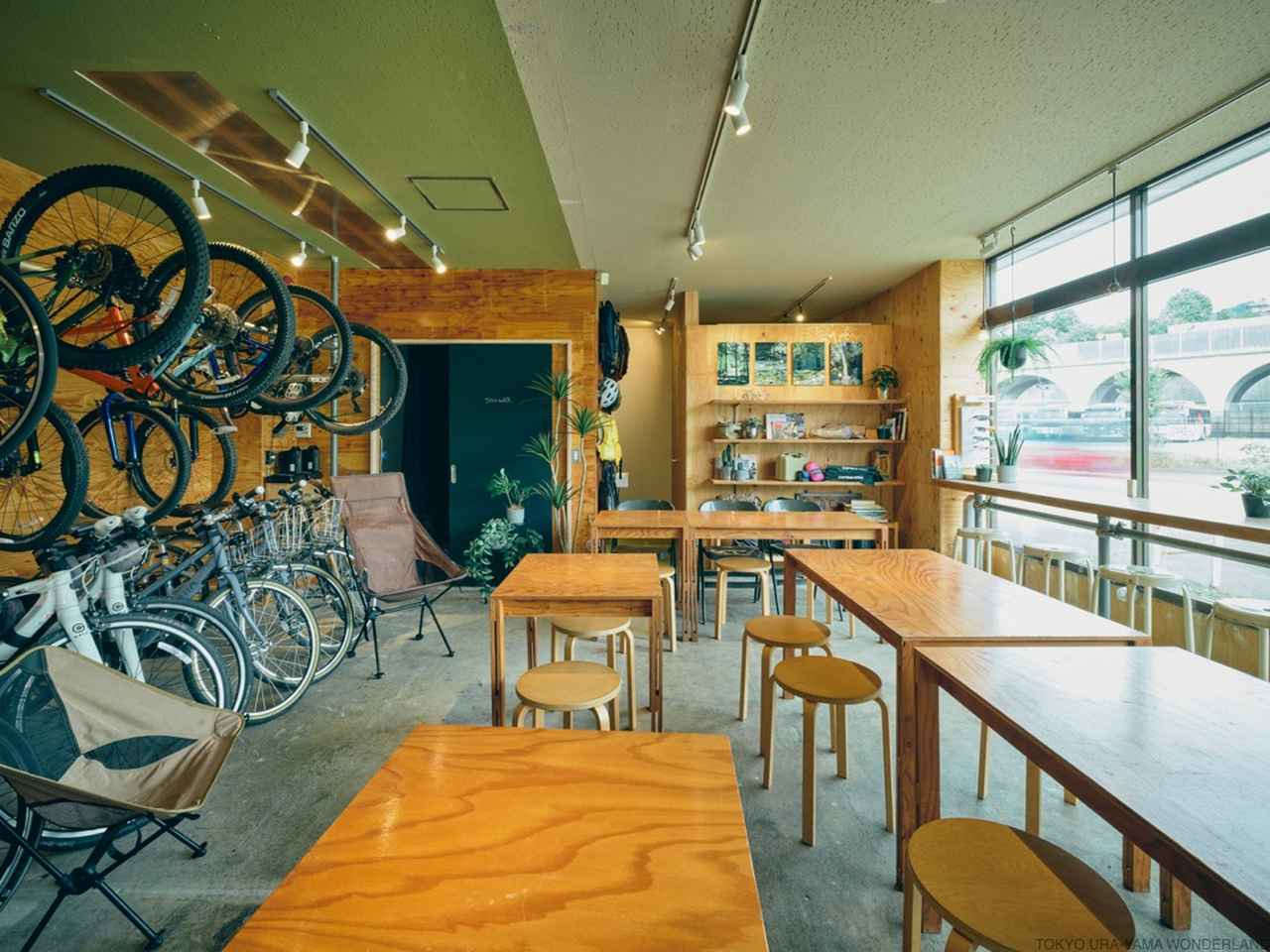 画像: 東京裏山ベース店内の様子