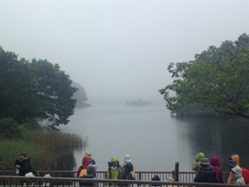 画像: 第10回のゴール・田貫湖南側の展望デッキ