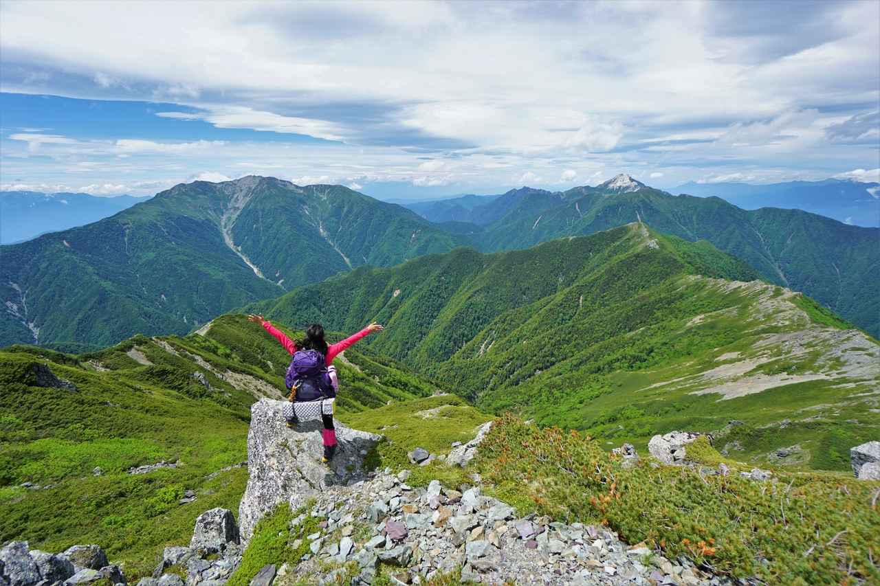 画像: 登山ツアー＝団体で山登り、だけじゃありません