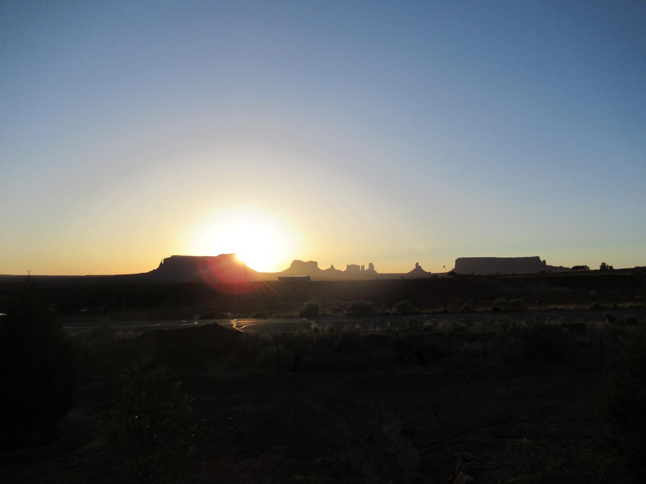 画像: 宿泊地からの朝日観賞