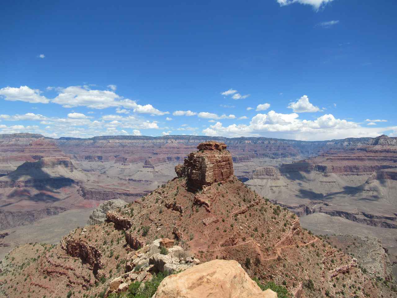 画像: ハイキング中の風景―360度絶景が広がるシダーズリッジからの景色