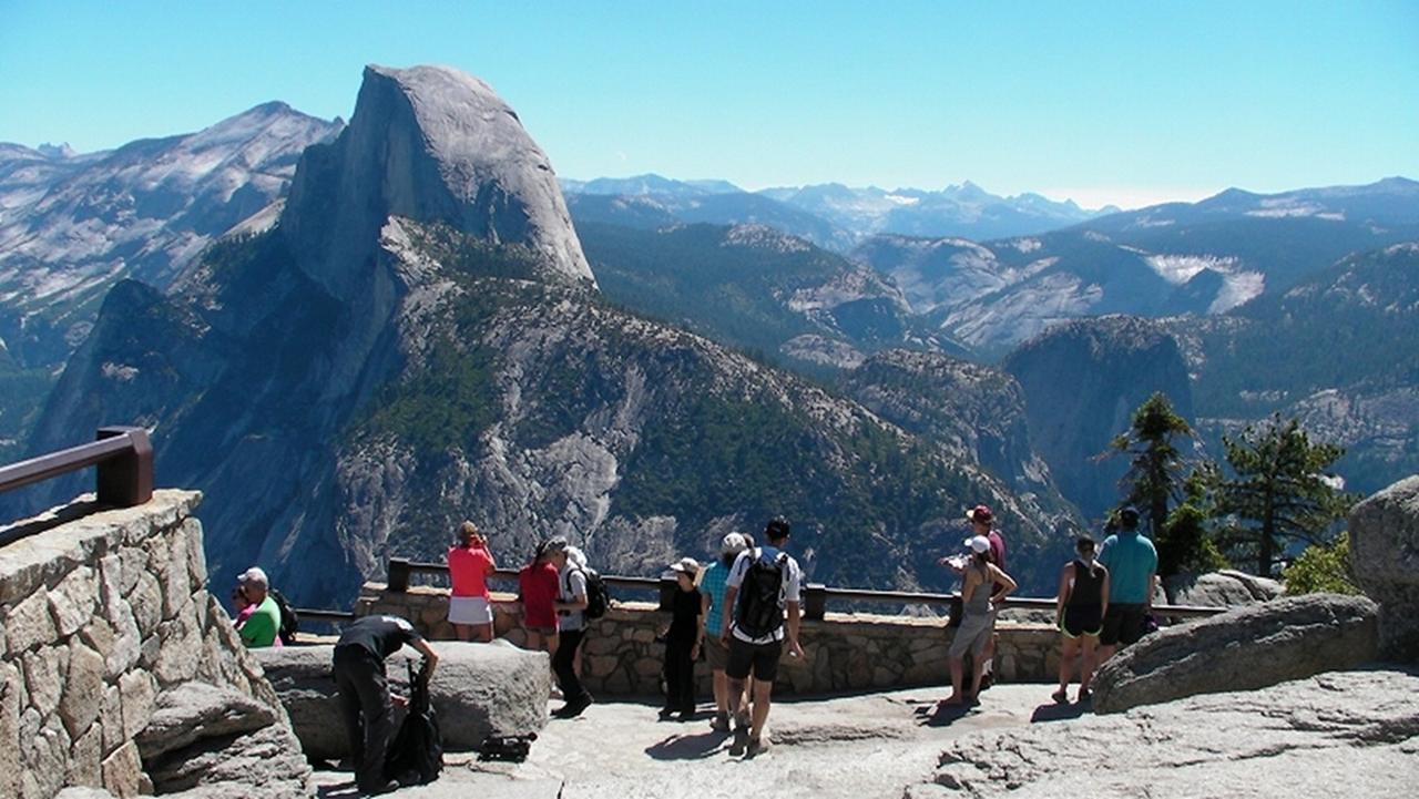 画像: 絶景のグレイシャーポイント