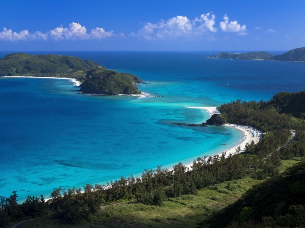 画像: ＜ウォーキング＞『歩いてめぐる慶良間諸島３島制覇！座間味島・阿嘉島・渡嘉敷島とホエールウォッチング　3日間【羽田出発】｜クラブツーリズム